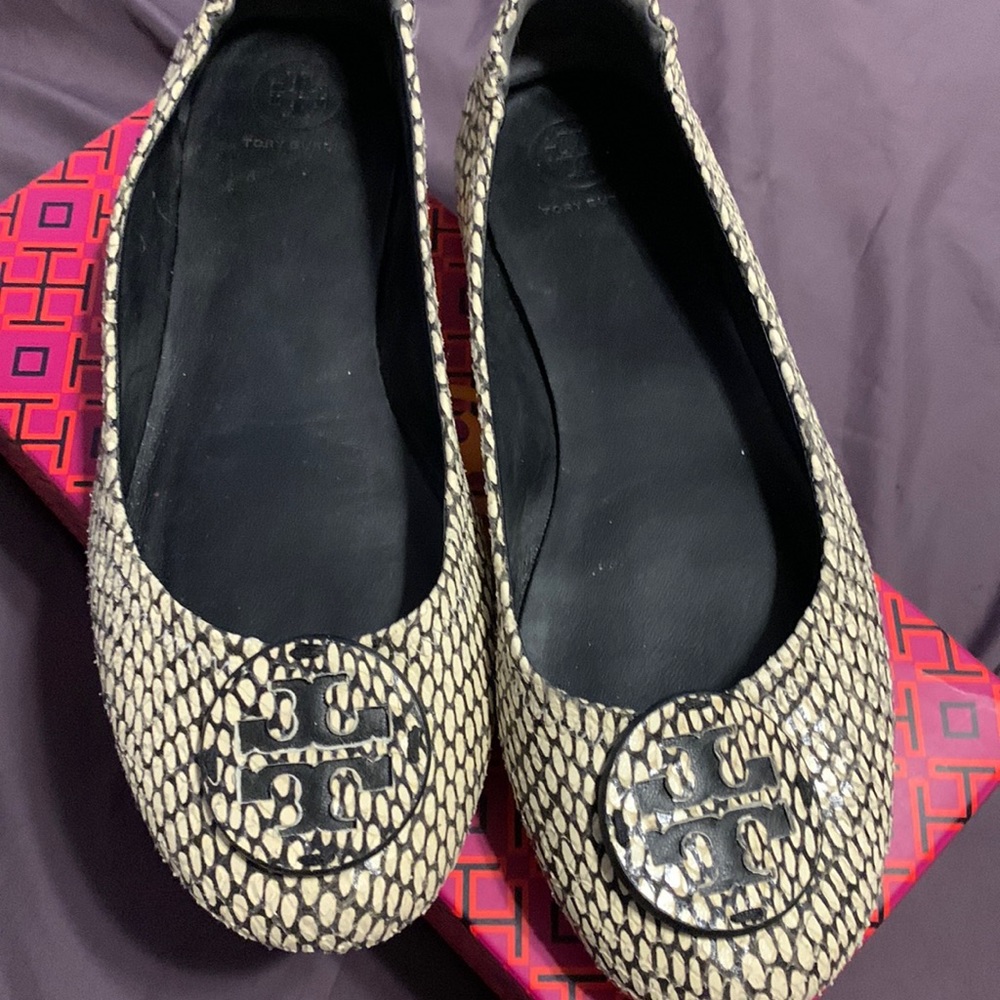 Tory Burch Minnie Travel ballet with logo